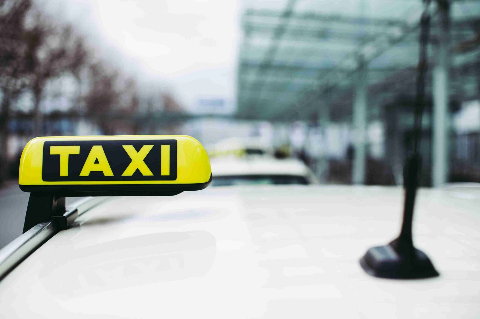 Business Meeting at Heathrow Hotels? Staines Taxi Drops You at Door