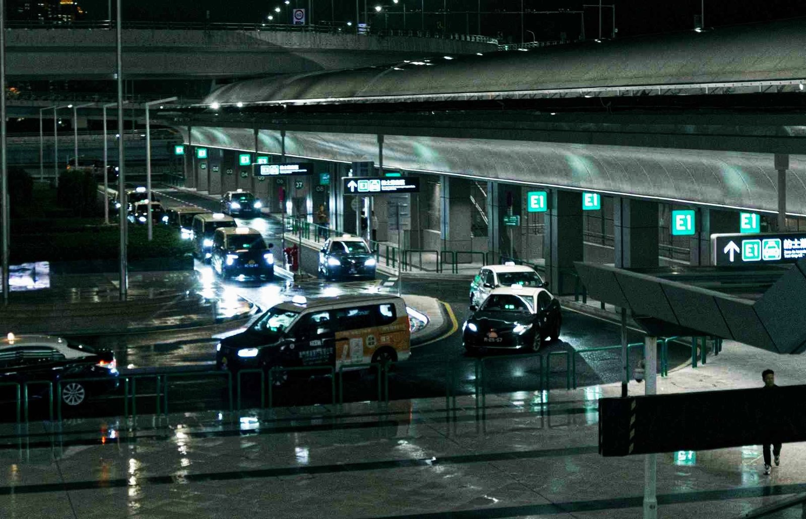 Staines Market Day Early Morning Airport Taxi Before 5 AM