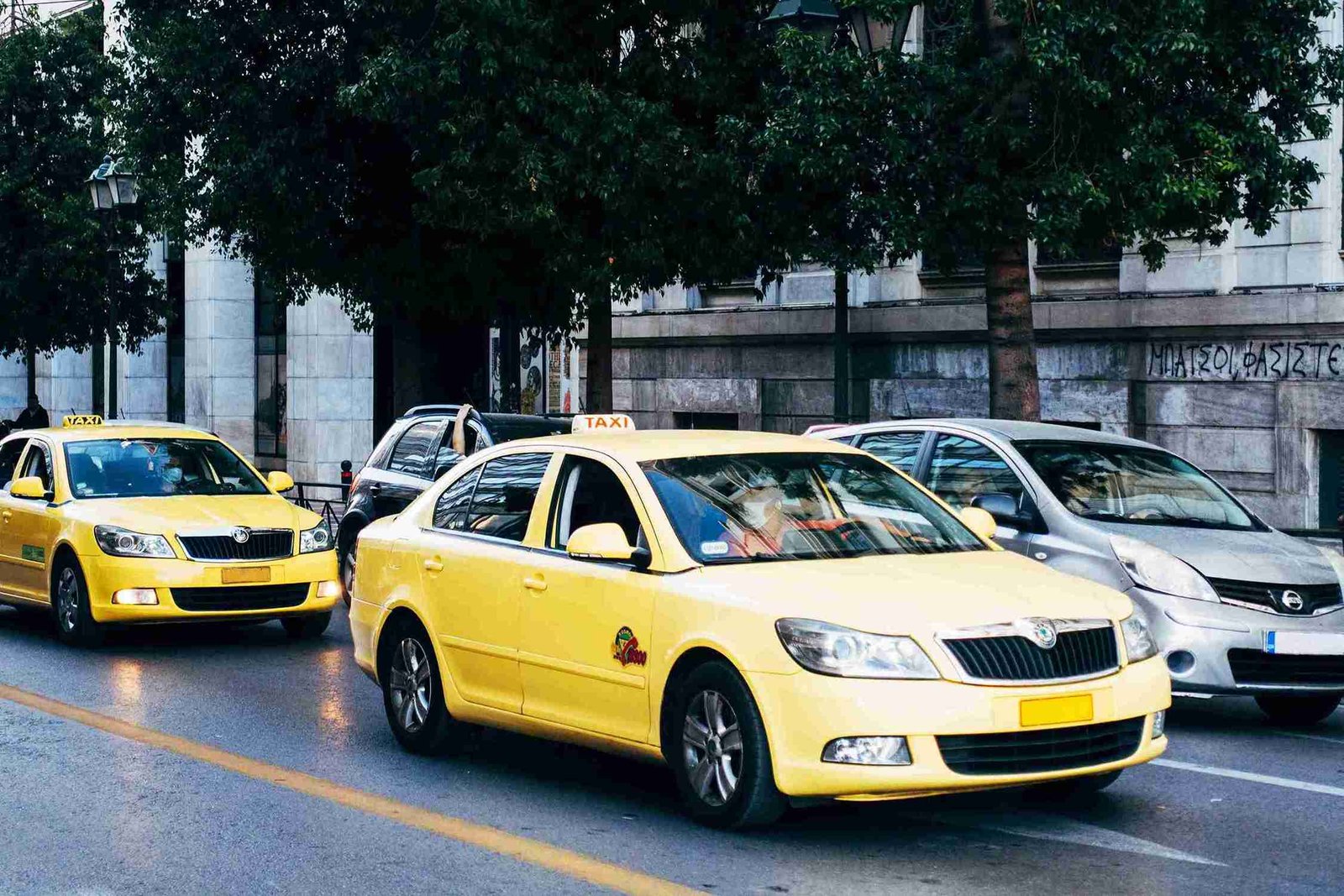 Comfortable Airport Taxi Travel from Staines with Spacious Vehicle Options